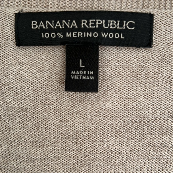 Banana Republic Merino Wool Sweater - Picture 2 of 3